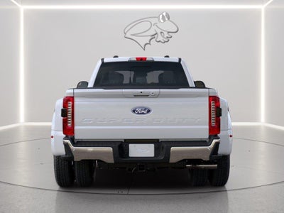 2027 Ford Super Duty F-350 DRW Lariat