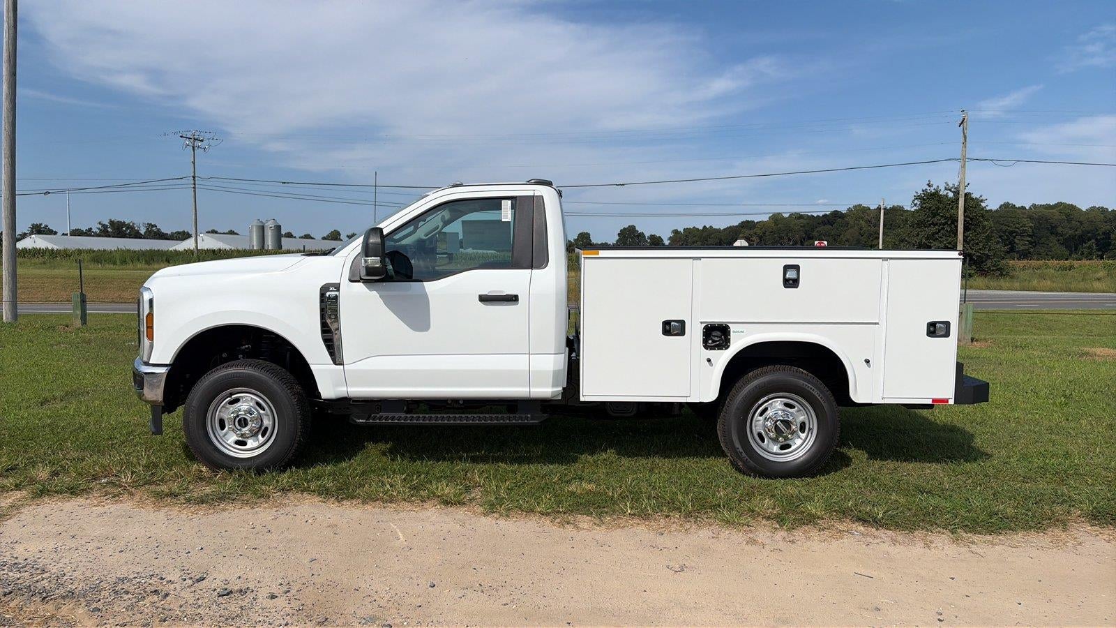 2026 Ford Super Duty F-250 Srw 8' KNAPHEIDE SERVICE BODY, REMOTE LOCKS, CLASS V HITCH, SPRAY IN LINER