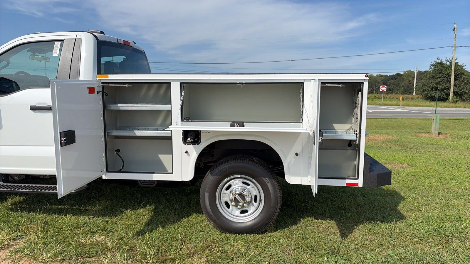 2026 Ford Super Duty F-250 Srw 8' KNAPHEIDE SERVICE BODY, REMOTE LOCKS, CLASS V HITCH, SPRAY IN LINER