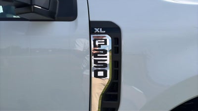 2026 Ford Super Duty F-250 Srw 8' KNAPHEIDE SERVICE BODY, REMOTE LOCKS, CLASS V HITCH, SPRAY IN LINER