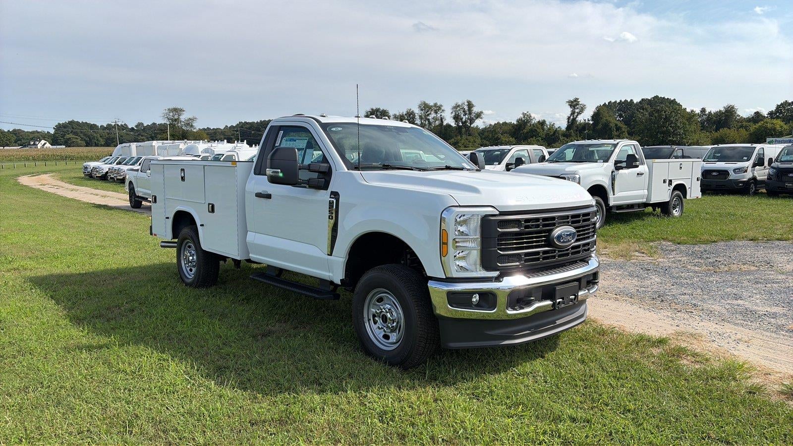 2026 Ford Super Duty F-250 Srw 8' KNAPHEIDE SERVICE BODY, REMOTE LOCKS, CLASS V HITCH, SPRAY IN LINER