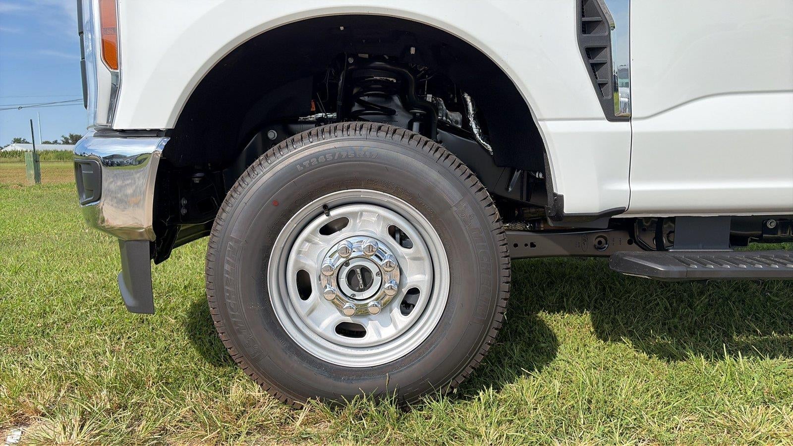 2026 Ford Super Duty F-250 Srw 8' KNAPHEIDE SERVICE BODY, REMOTE LOCKS, CLASS V HITCH, SPRAY IN LINER