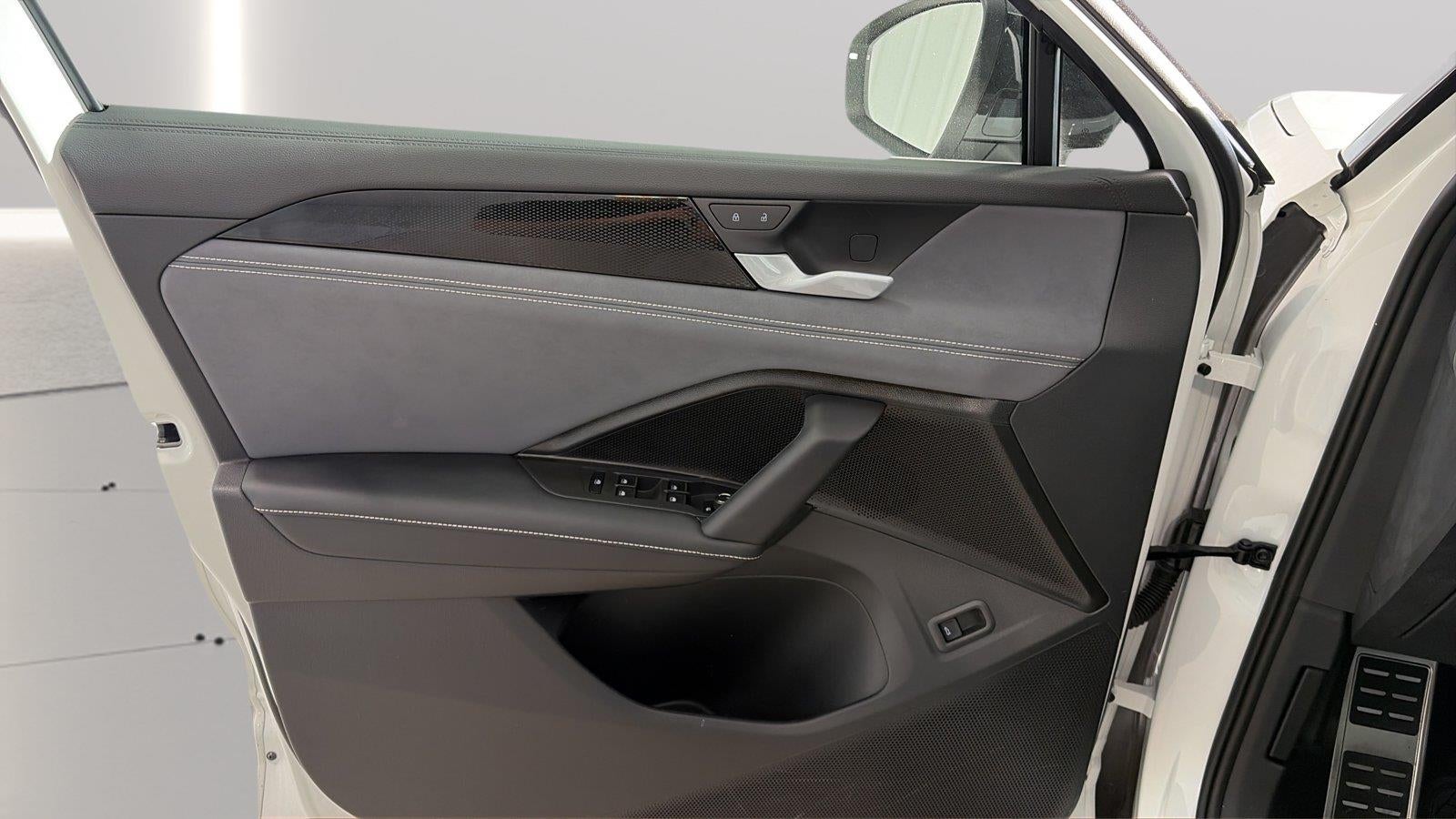2026 Volkswagen Tiguan Serblk