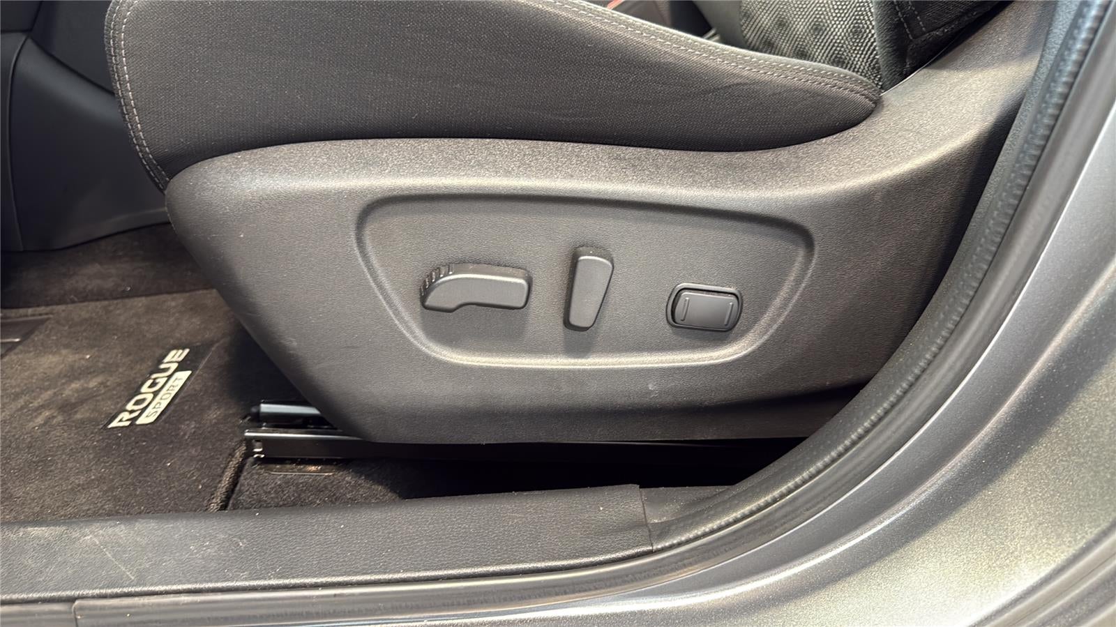 2022 Nissan Rogue Sport SV