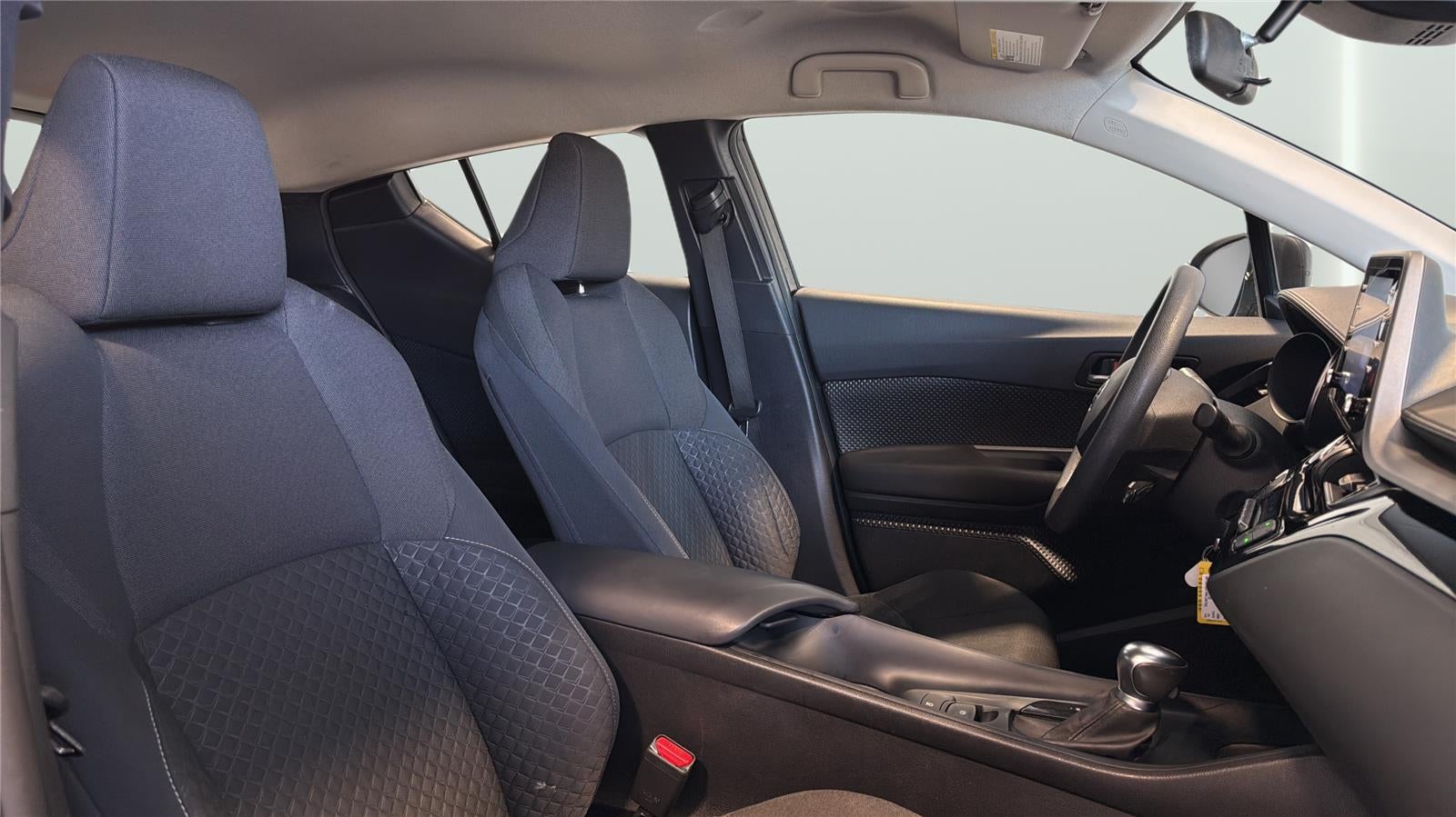 2021 Toyota C-HR LE