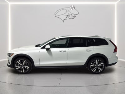2025 Volvo V60 Cross Country Plus